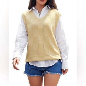 NWT Zaful V-Neck Sweater Vest in Cream, Sz Latge